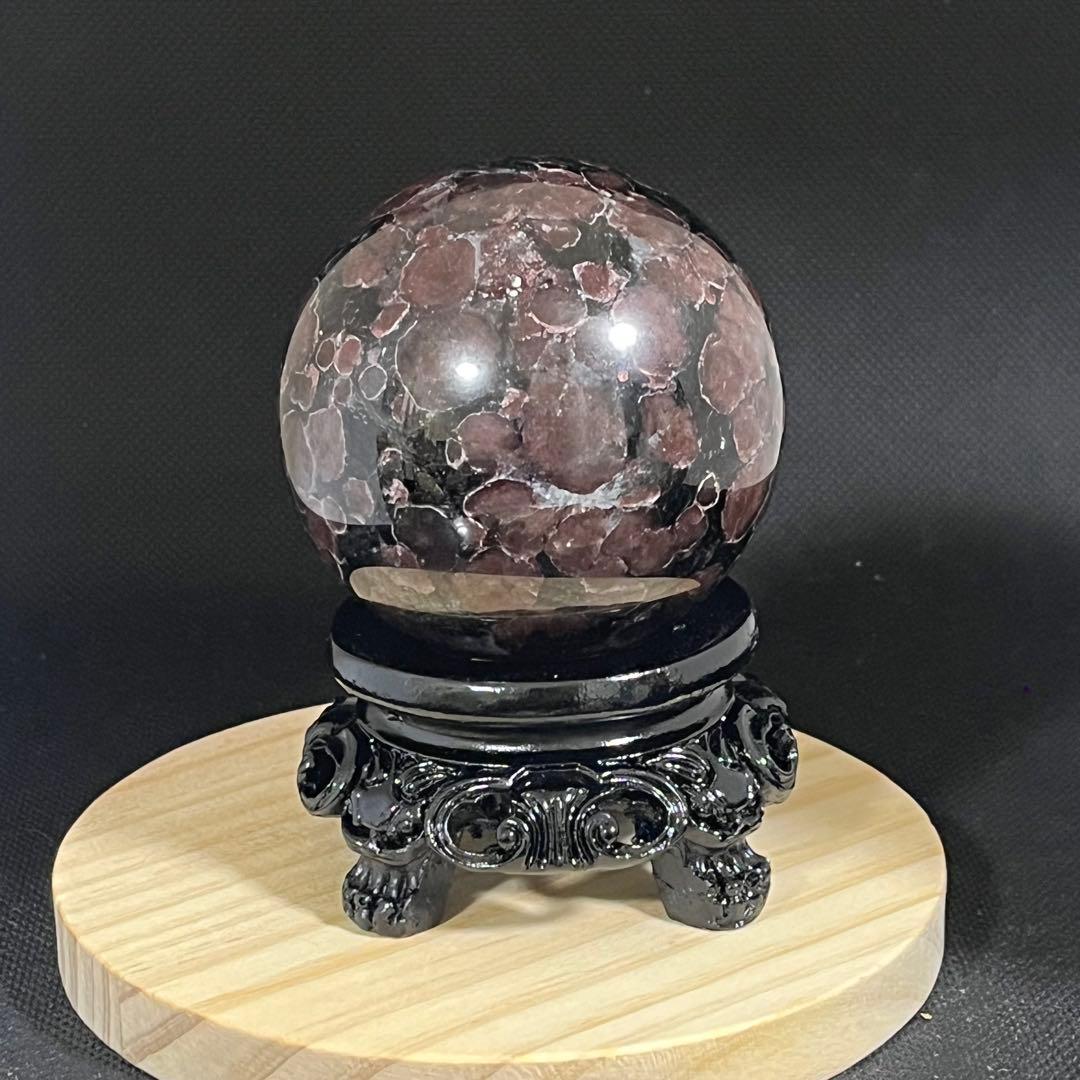 【天然石】ガーネットインヌーマイト　スフィア　丸玉　65.5㎜　台座つき