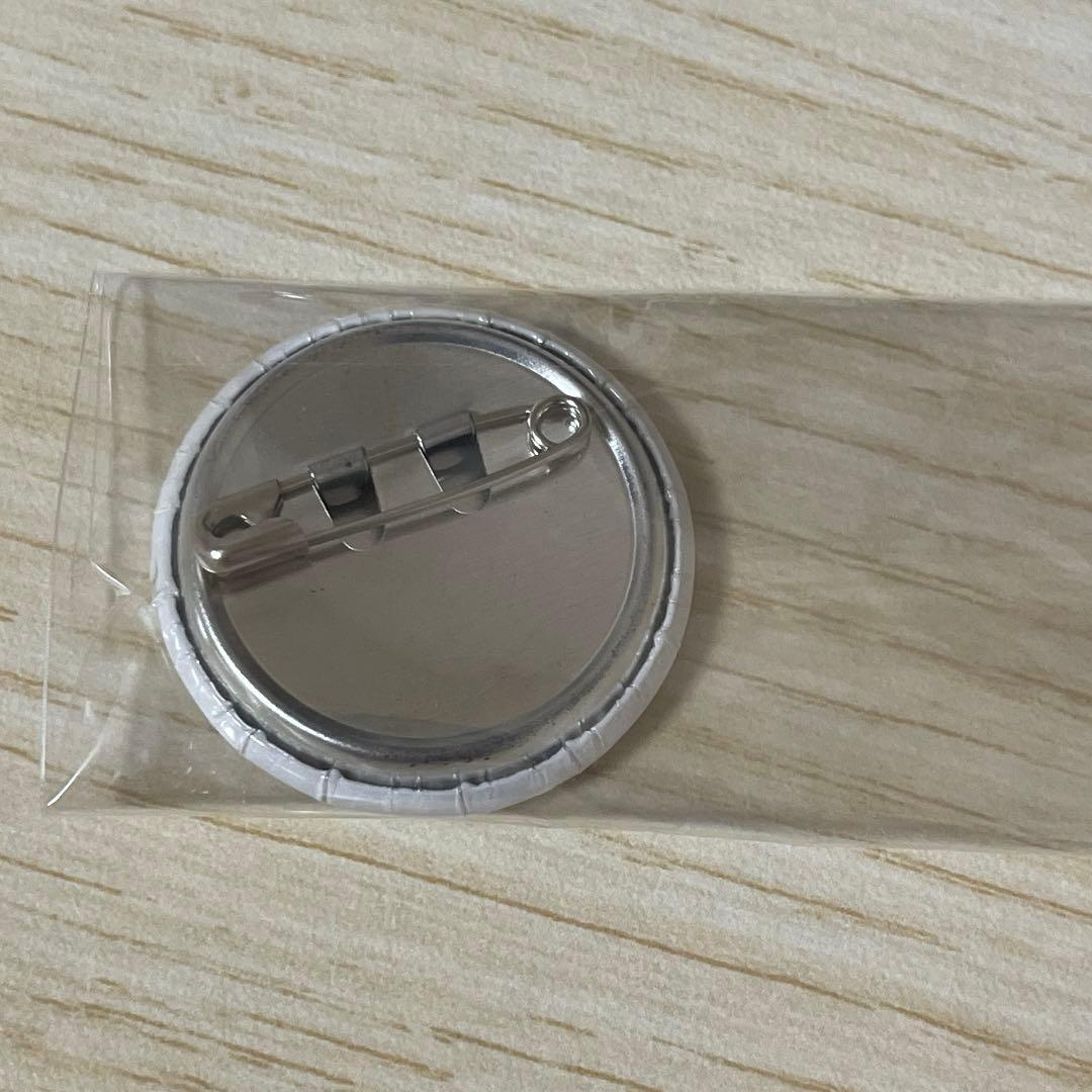 クレヨンしんちゃん 缶バッジ 東京駅一番街 いちばんプラザ　ひまわり　しんちゃん