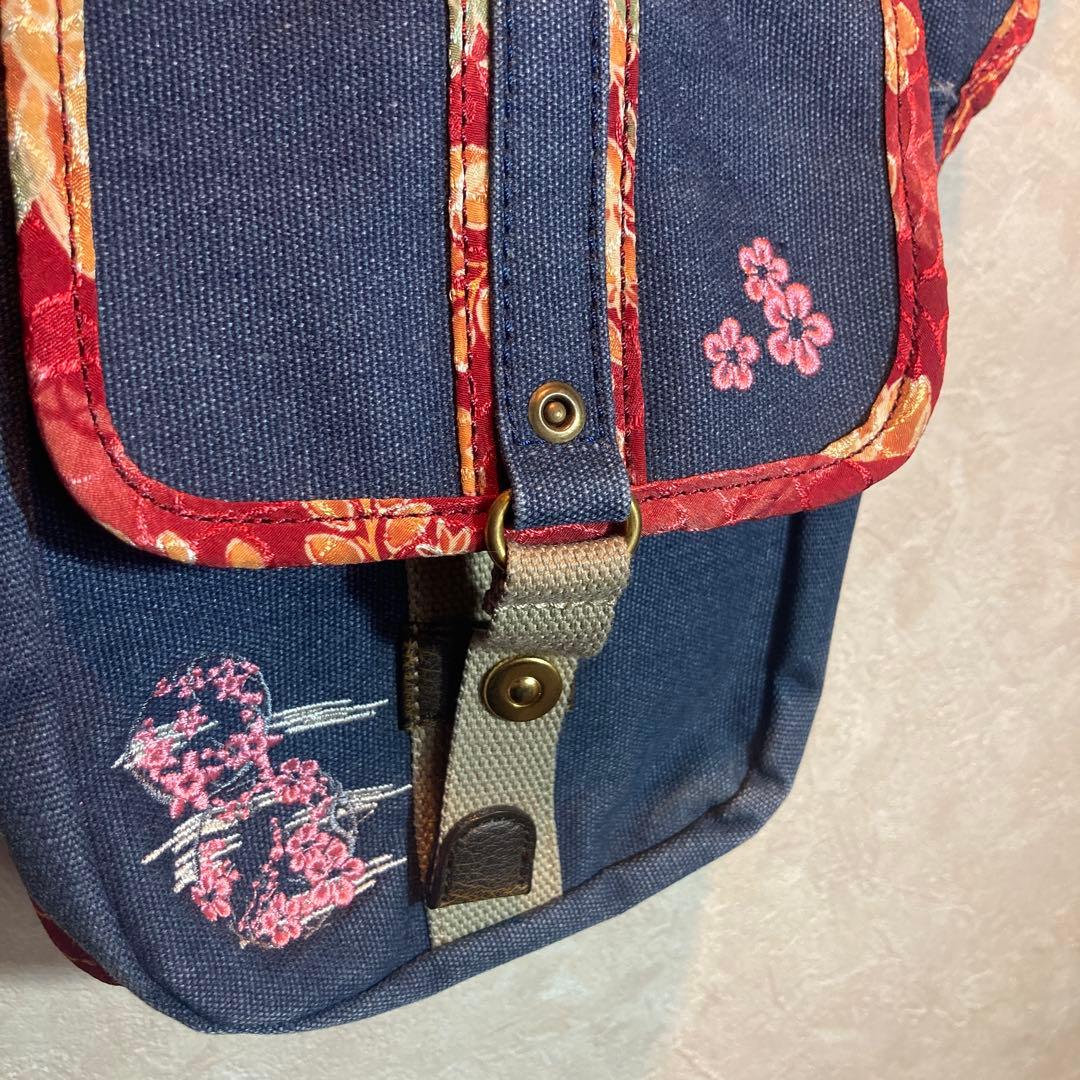 桜の刺繍のショルダーバック