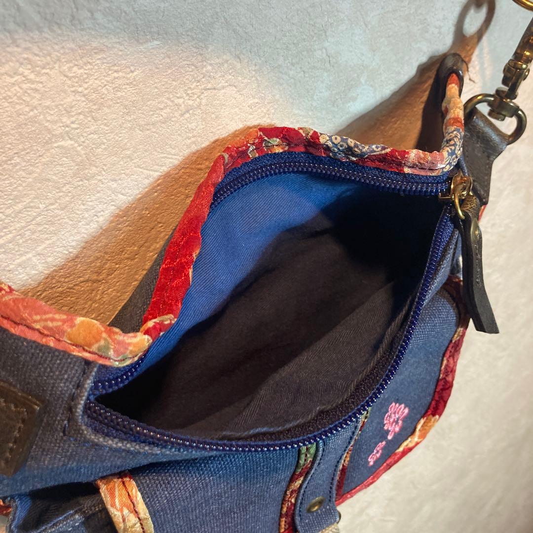 桜の刺繍のショルダーバック