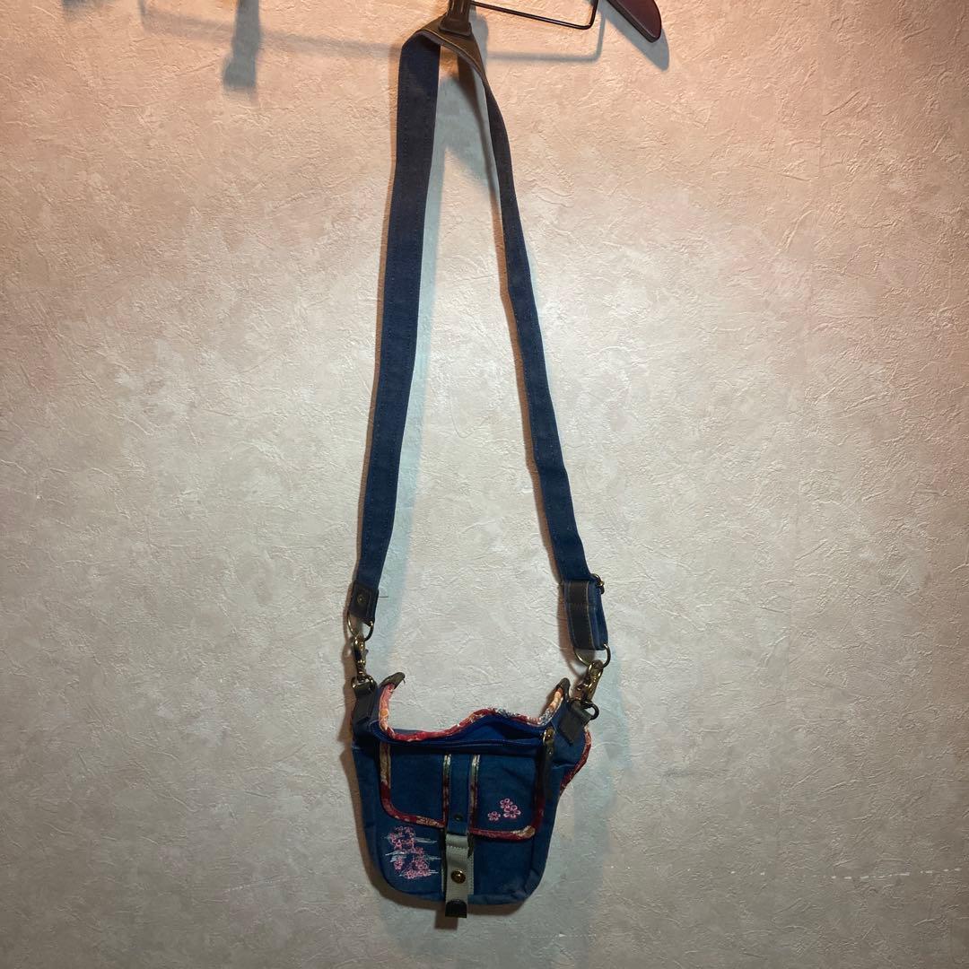 桜の刺繍のショルダーバック