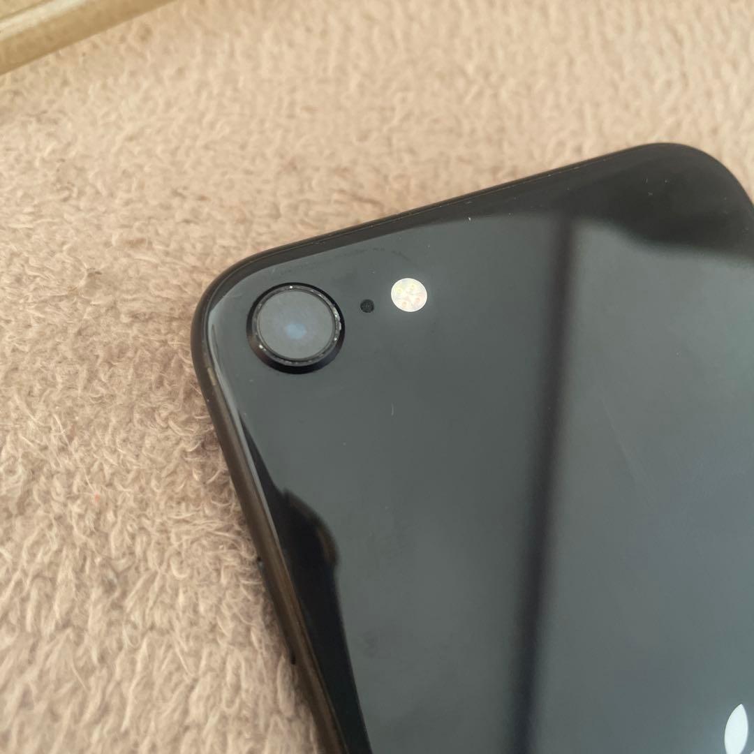 美品　iPhone se 第２世代　64GB