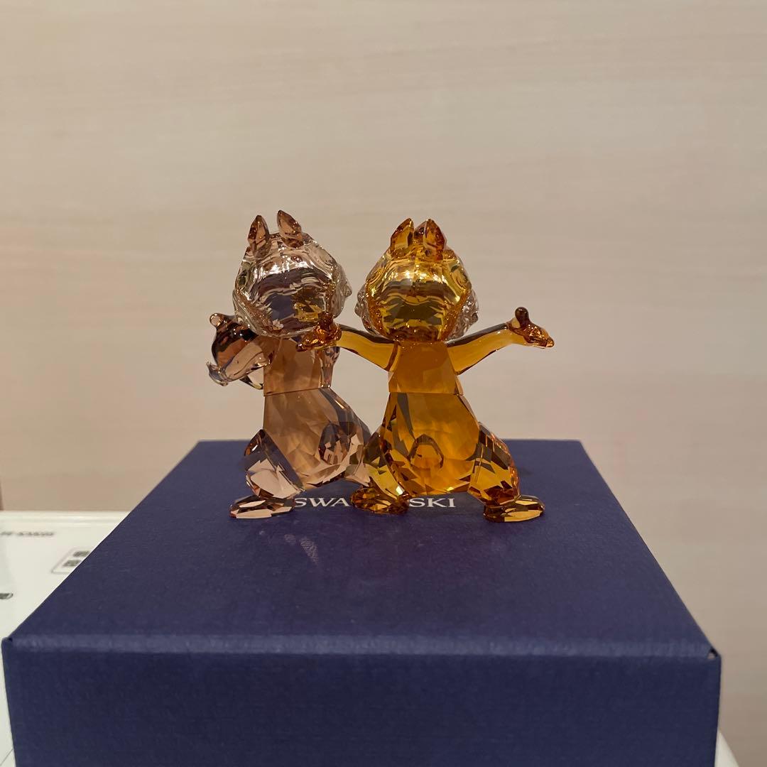 ディズニー　スワロフスキー　チップとデール 新品！