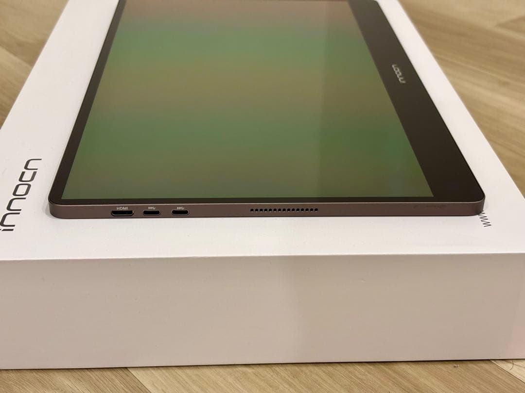 イ*タ様 innocn製 モバイルモニター 15.6インチ フルHD 有機EL