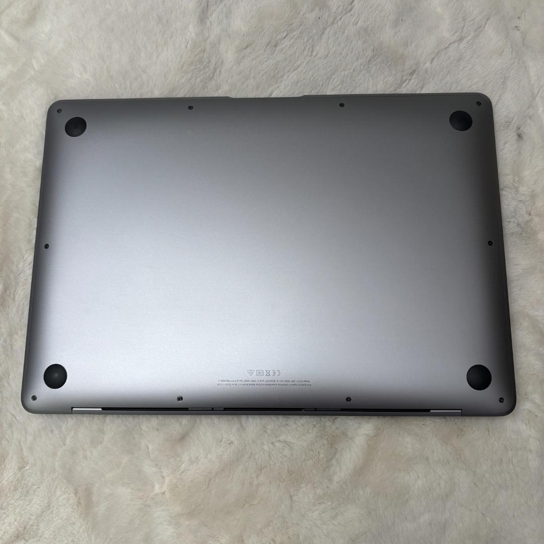 美品　M1 Macbook Air 13インチ 8GB 256GB　付属品全て