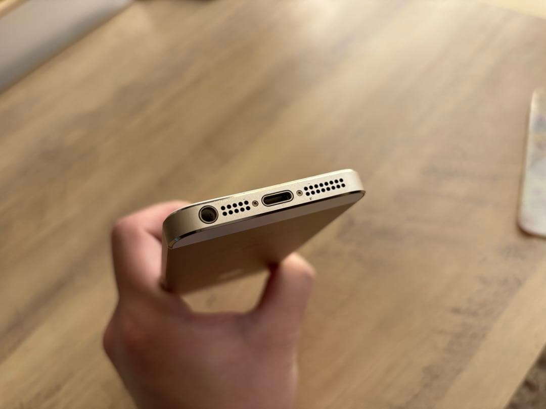 【美品】Apple iPhone SE ゴールド 32GB