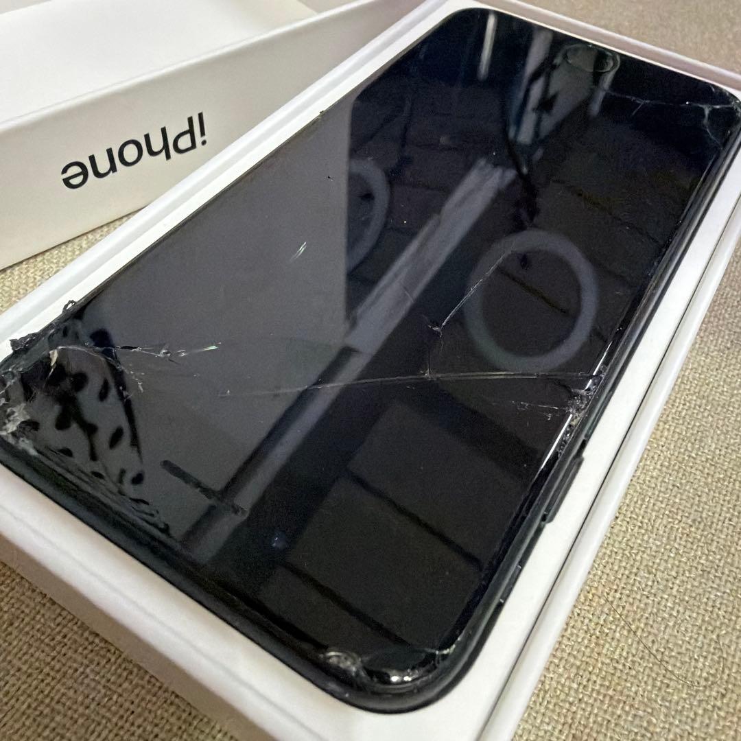 iPhone SE (第2世代) ブラック 第3世代の箱付き