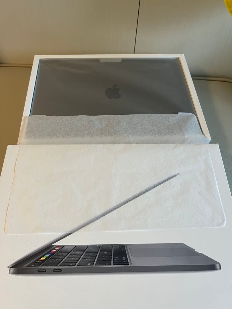 MacBook Pro 2020 13インチ 8gメモリ 512ssd 極美品