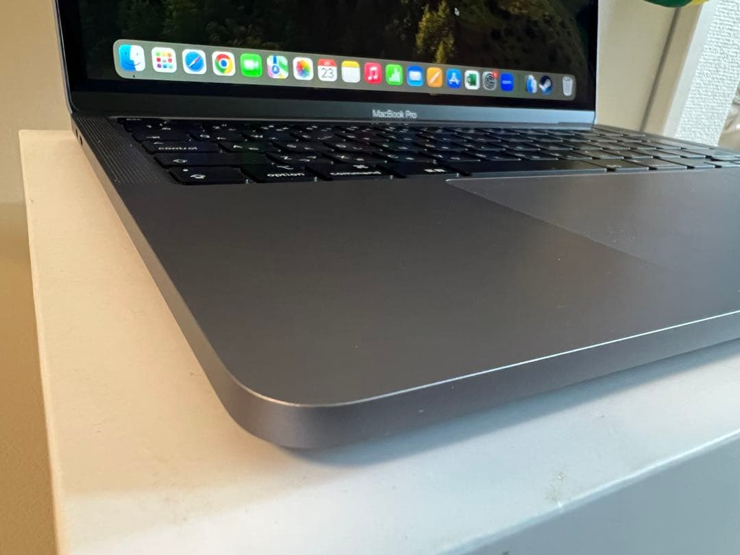 MacBook Pro 2020 13インチ 8gメモリ 512ssd 極美品