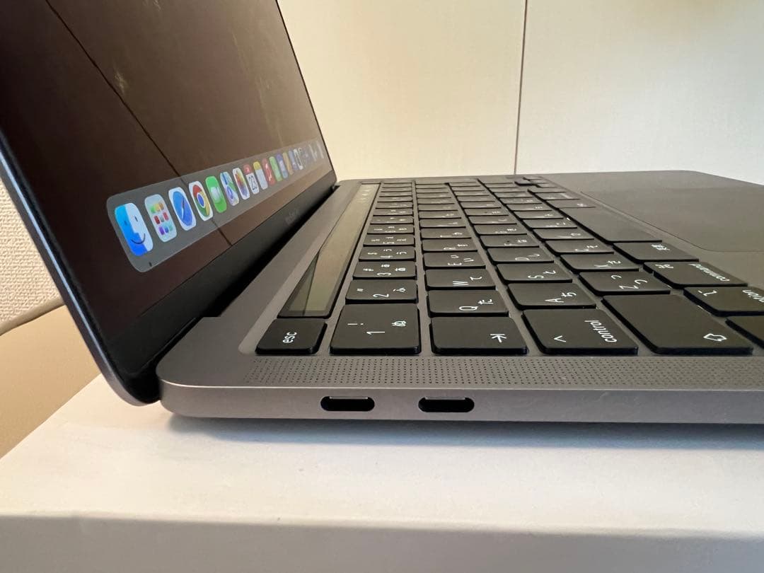 MacBook Pro 2020 13インチ 8gメモリ 512ssd 極美品