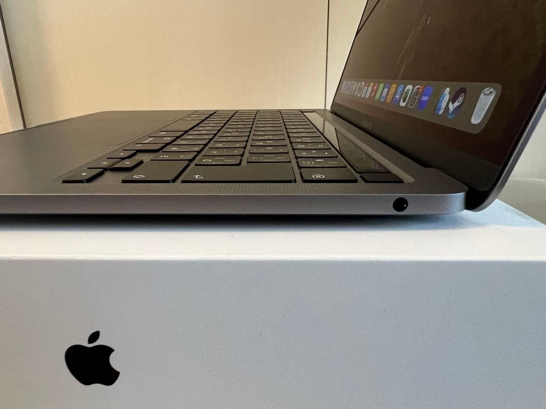 MacBook Pro 2020 13インチ 8gメモリ 512ssd 極美品