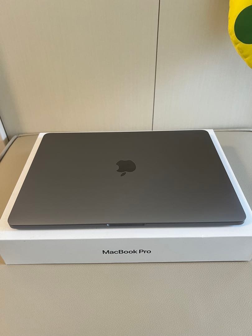 MacBook Pro 2020 13インチ 8gメモリ 512ssd 極美品