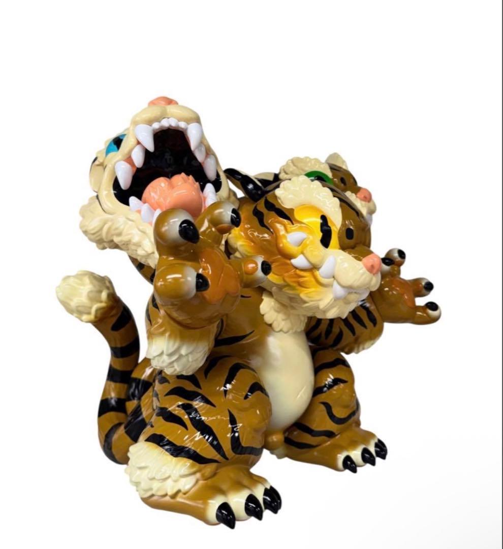 GRAPE BRAIN × STRANGECAT TOYS 三面猛虎 コショウ