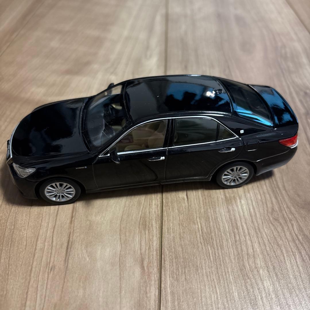 【非売品】TOYOTA クラウン　ロイヤルシリーズ　ミニカー　ブラック
