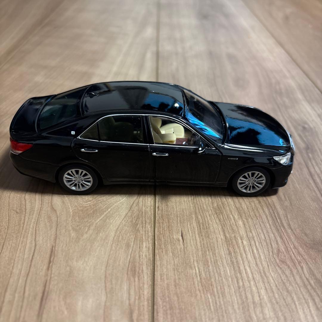 【非売品】TOYOTA クラウン　ロイヤルシリーズ　ミニカー　ブラック