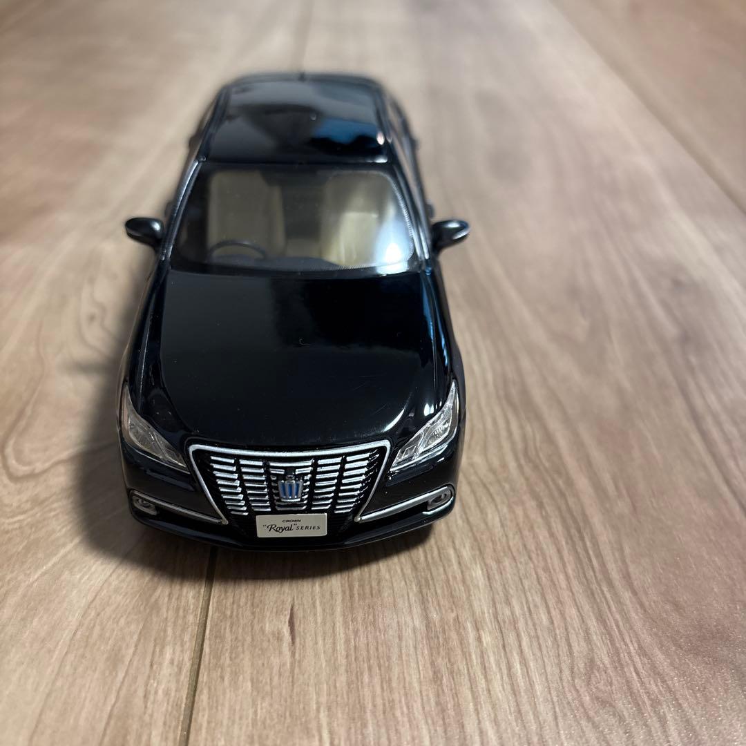 【非売品】TOYOTA クラウン　ロイヤルシリーズ　ミニカー　ブラック