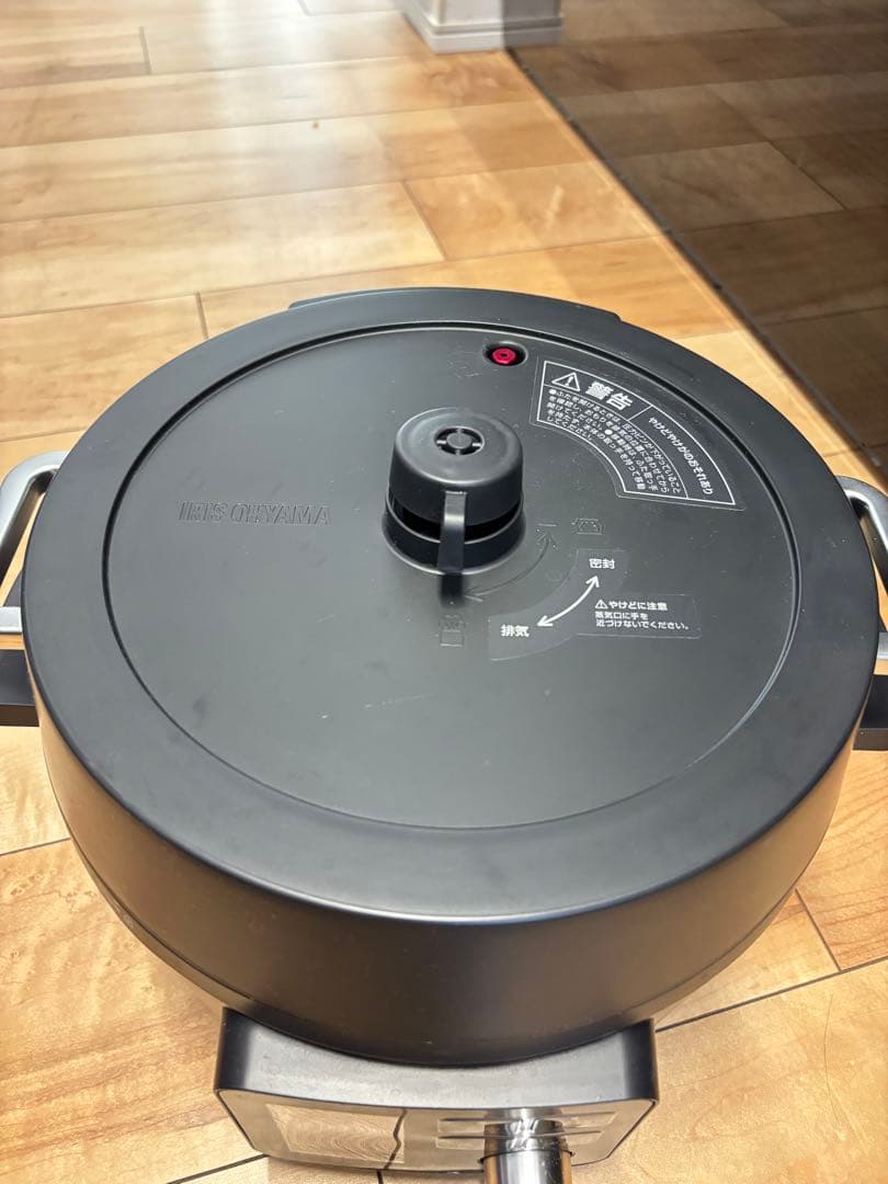 ほぼ新品！アイリスオーヤマ電気圧力鍋 黒 自動メニュー90種⭐︎早いもの勝ち⭐︎