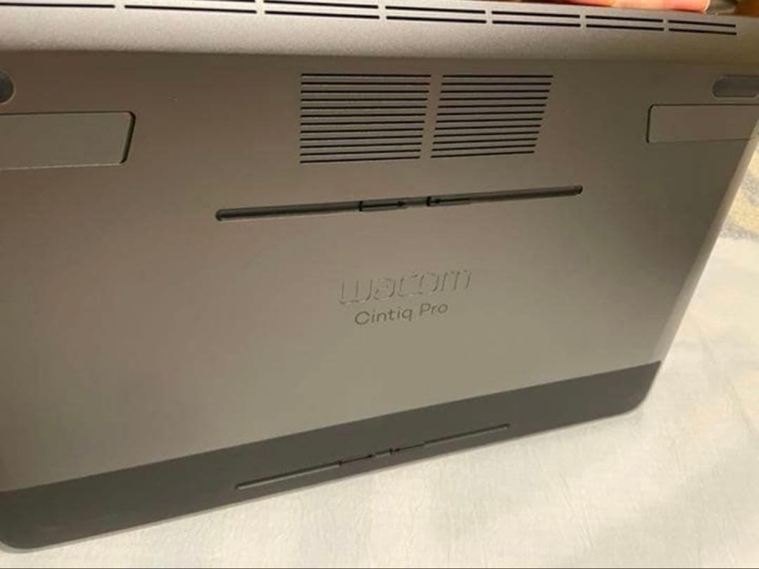 Wacom Cintiq Pro 16 液タブ