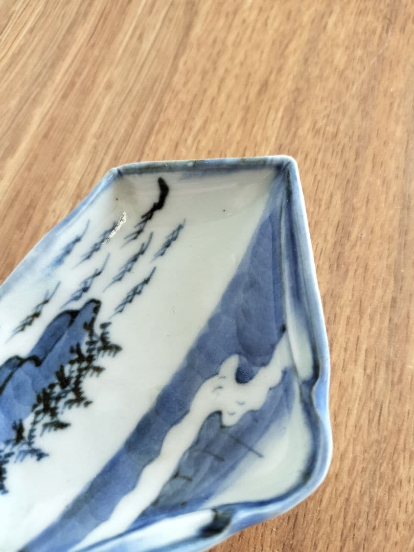 お値下げしました、古伊万里　染付　富士山型・三保松原図　豆皿