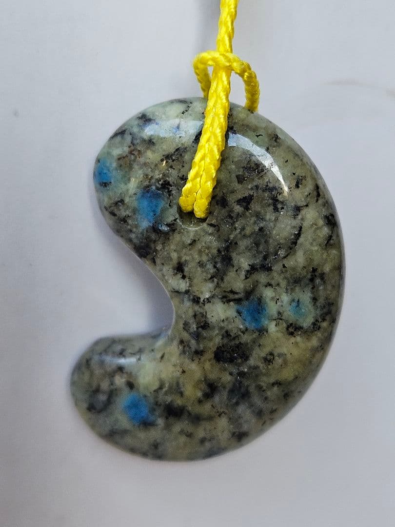 世界2高峰　K2 ブルー勾玉