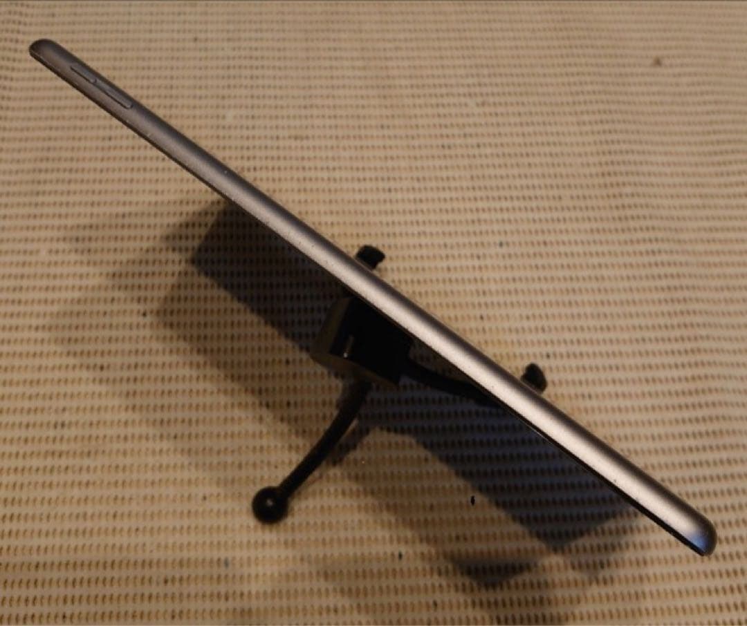 DMPWL完動品iPad第6世代(A1893)本体128GBグレイ送料込