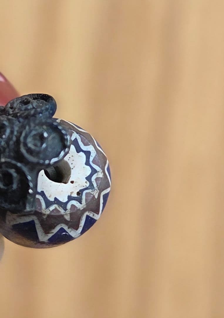 ブルーシェブロン ラピス ネックレスとんぼ玉 ６層