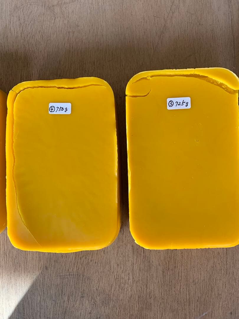 日本蜜蜂の天然100％ミツロウ 日本蜜蜂飼育に必修品、待受箱入居確実‼️