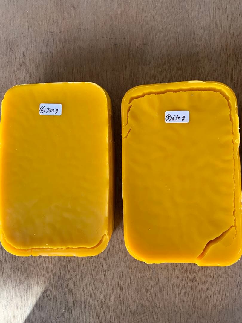 日本蜜蜂の天然100％ミツロウ 日本蜜蜂飼育に必修品、待受箱入居確実‼️