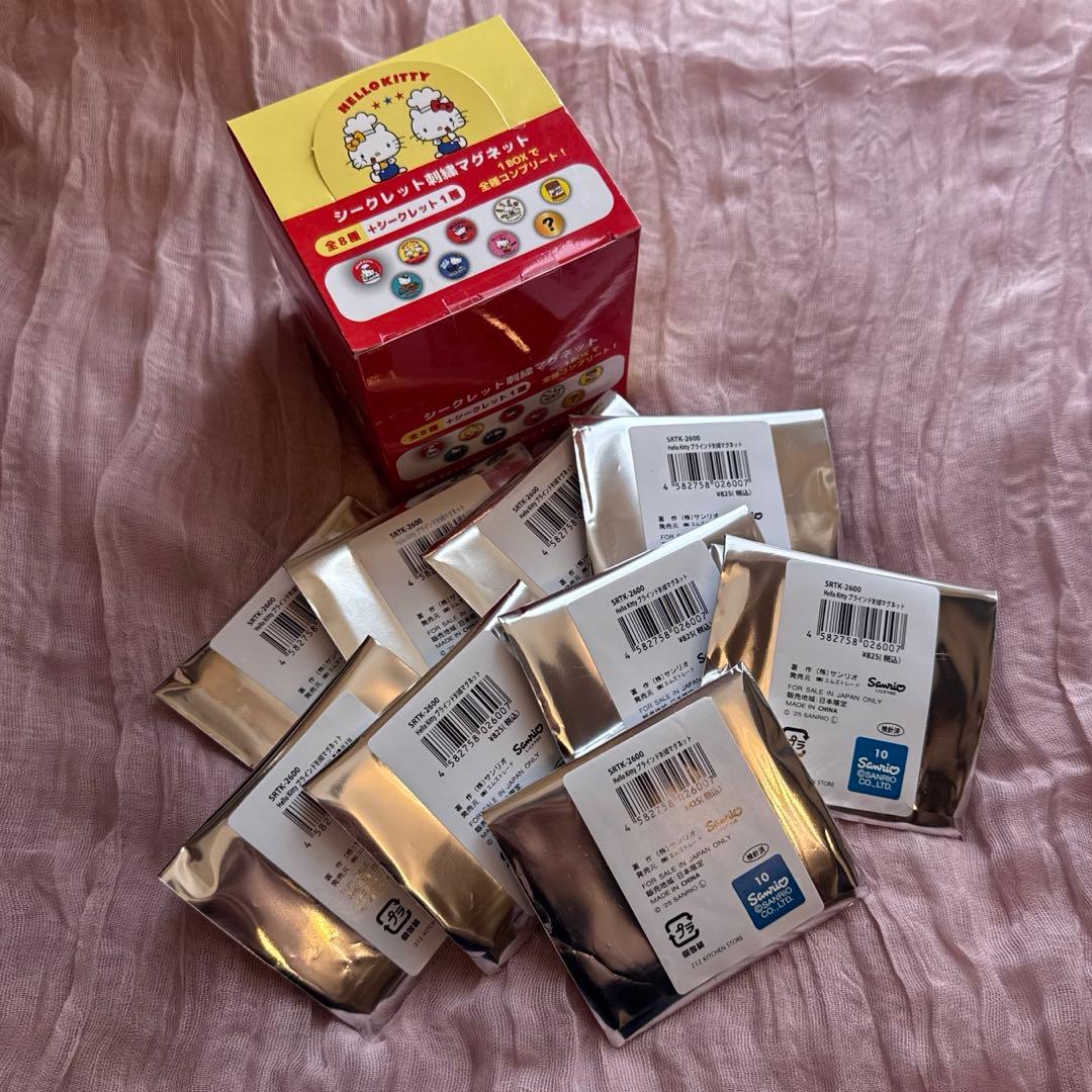 完売品！ハローキティ 刺繍マグネット 9個　コンプリートセット　缶バッチ風