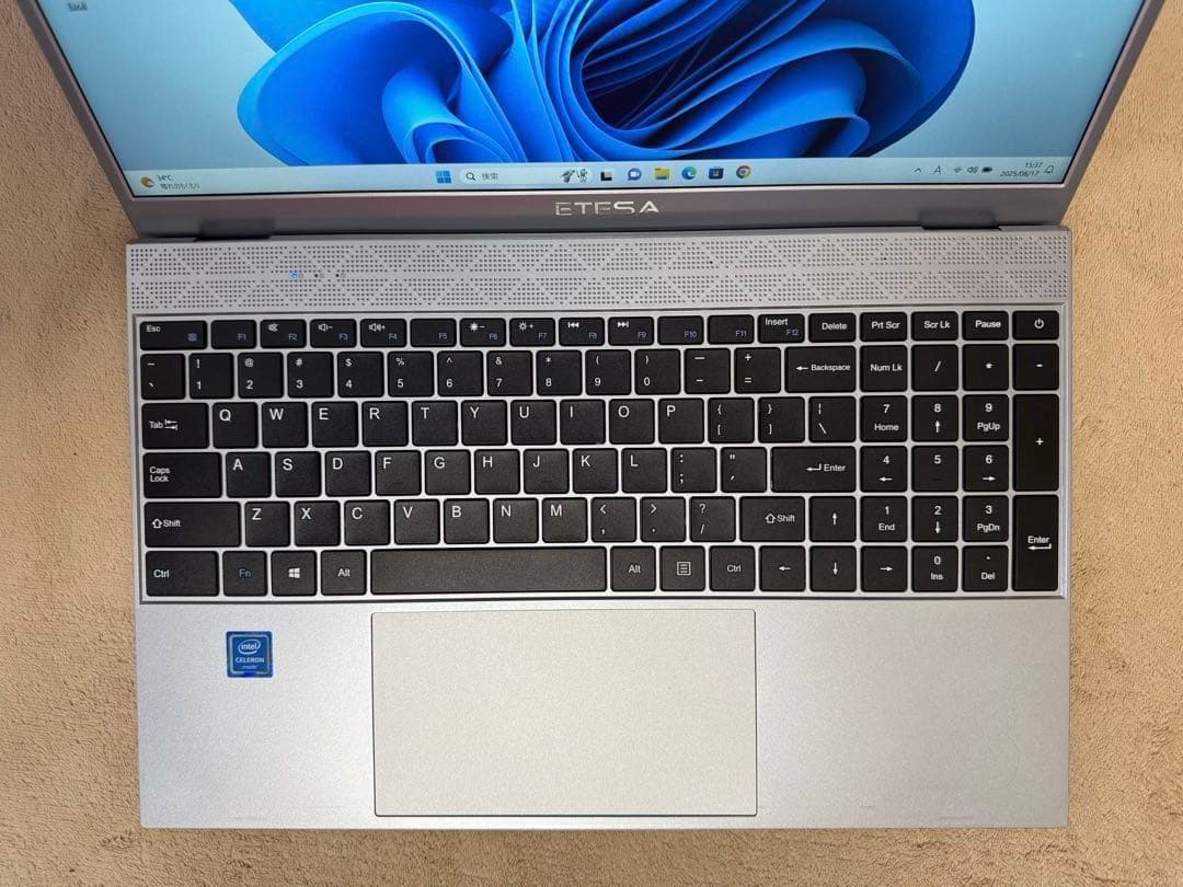 薄型ノートパソコン　office