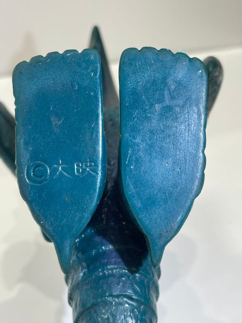 怪獣フィギュア スタチュータイプ 約20cm