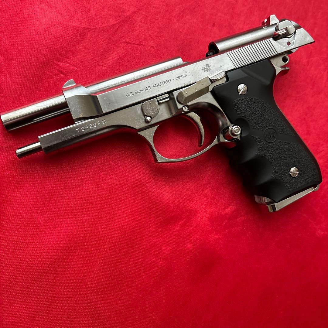東京マルイ　ベレッタM92 クロームステンレスシルバー