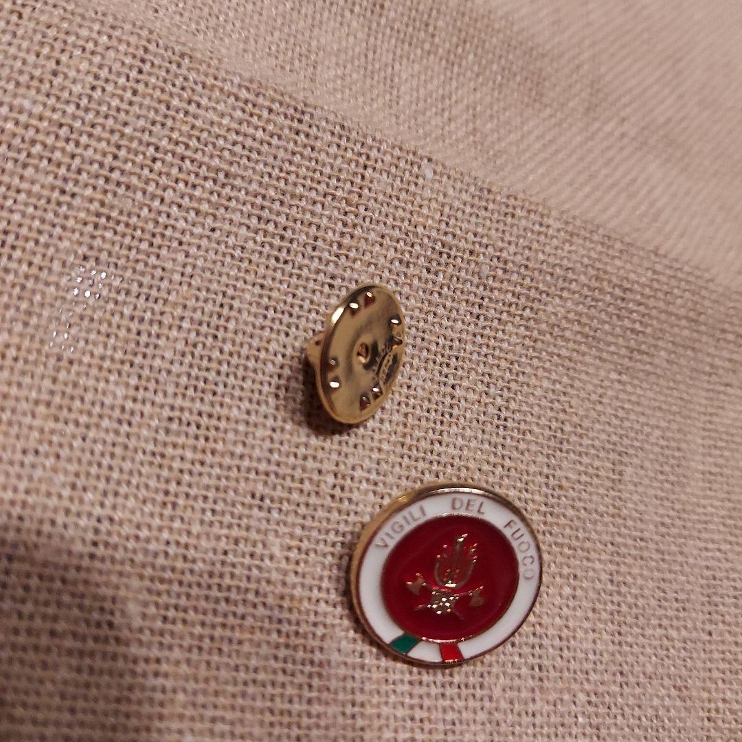 ヴィンテージ　イタリア/消防士/バッチ　ケース付　ピンバッチ　匿名配送