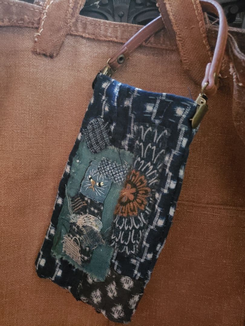 ❇️専用です。古布　襤褸　藍染　柿渋　草木染　他【藍猫モチーフ・スマホケース】