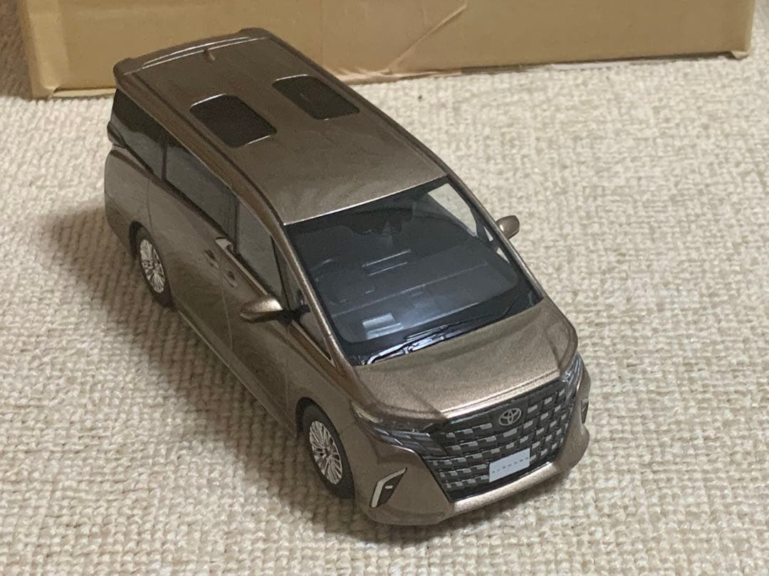 トヨタ 40系　新型　アルファード ミニカープレシャスレオブロンド