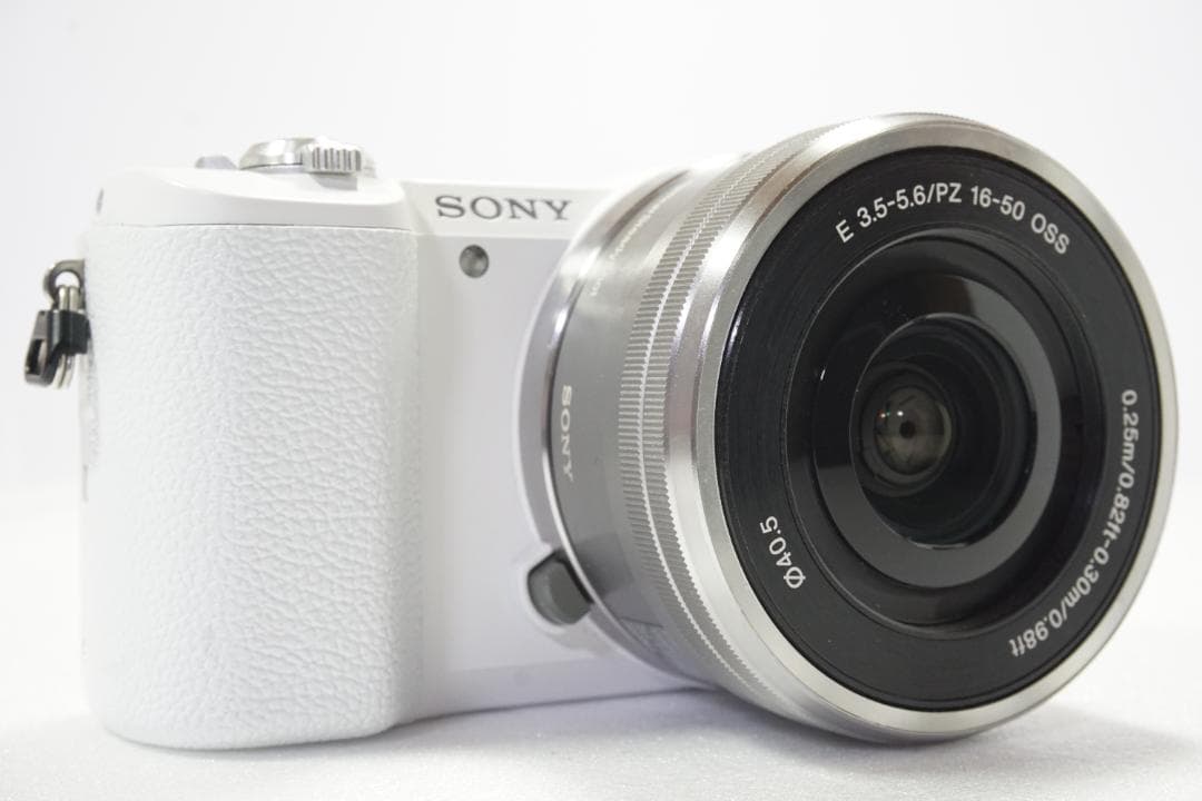 【美品】Sony α5100 ホワイト 4843ショット デジタルカメラ