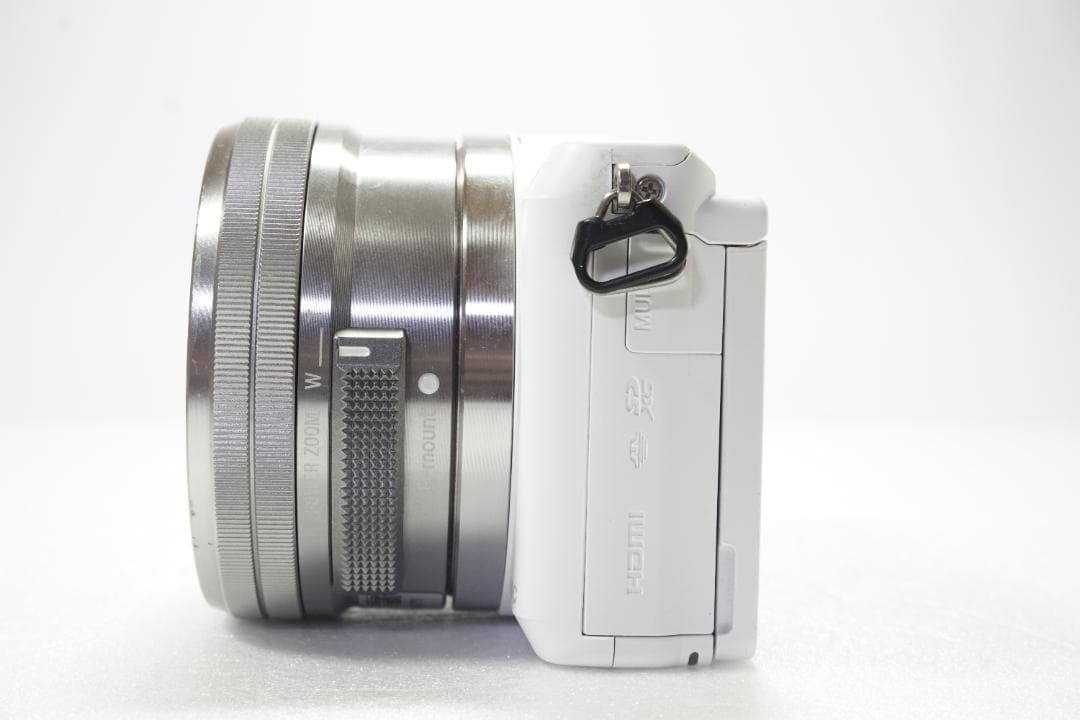 【美品】Sony α5100 ホワイト 4843ショット デジタルカメラ