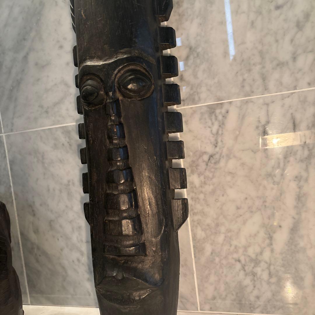 西アフリカ　大きな瞳や唇、装飾が施された鼻が芸術的で圧倒的な存在感の木彫り仮面