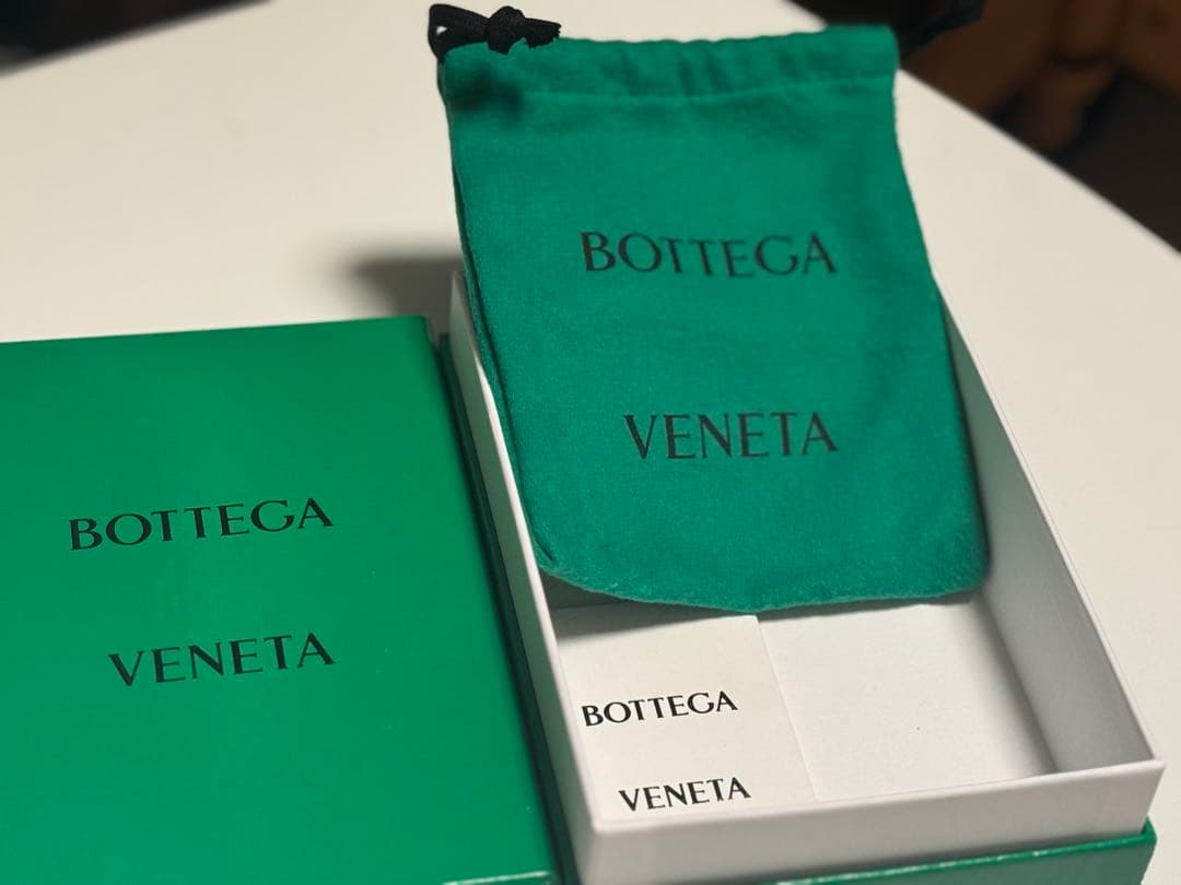 BOTTEGA VENETA ボッテガ イントレチャート iPhone15ケース