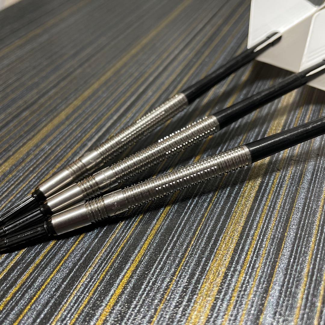 定価約10000円 ソフトダーツ 八撃一閃 弐翔 カットかなり強め ストレート