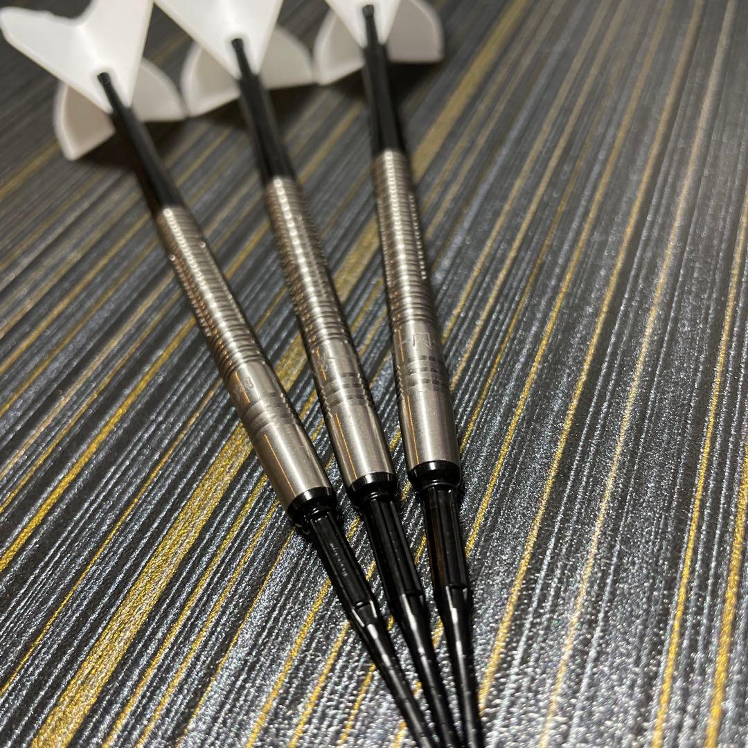 定価約10000円 ソフトダーツ 八撃一閃 弐翔 カットかなり強め ストレート