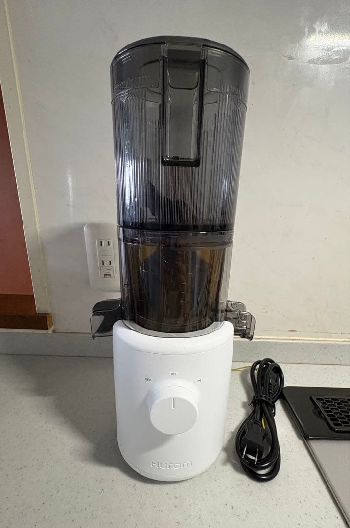 大幅値下げ！未使用品 ヒューロムコールドプレスジューサーH310A ホワイト