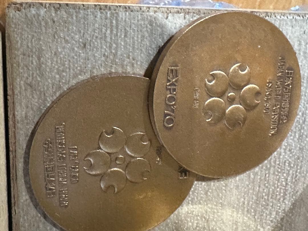 シルバー製彫刻皿と装飾品セット00.12Dia