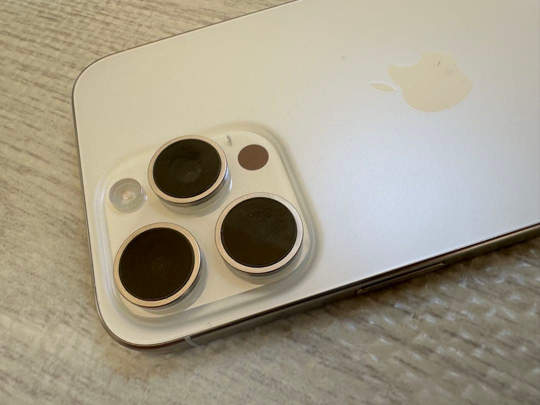 美品　Apple iPhone15pro maxホワイト本体　256GB