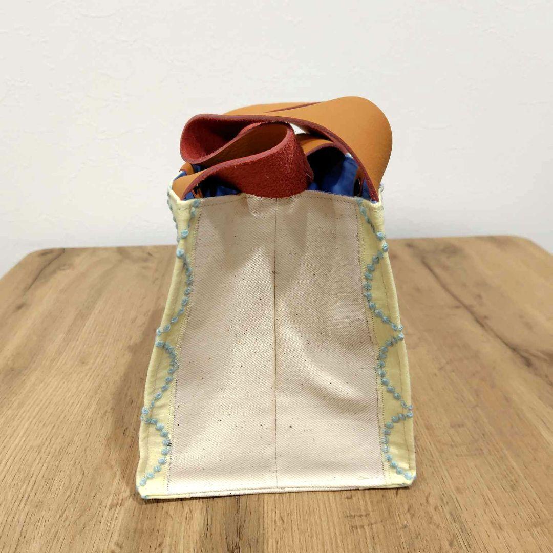 ミナペルホネン/タンバリンイエロー/生成りキューブ型トート牛革仕様