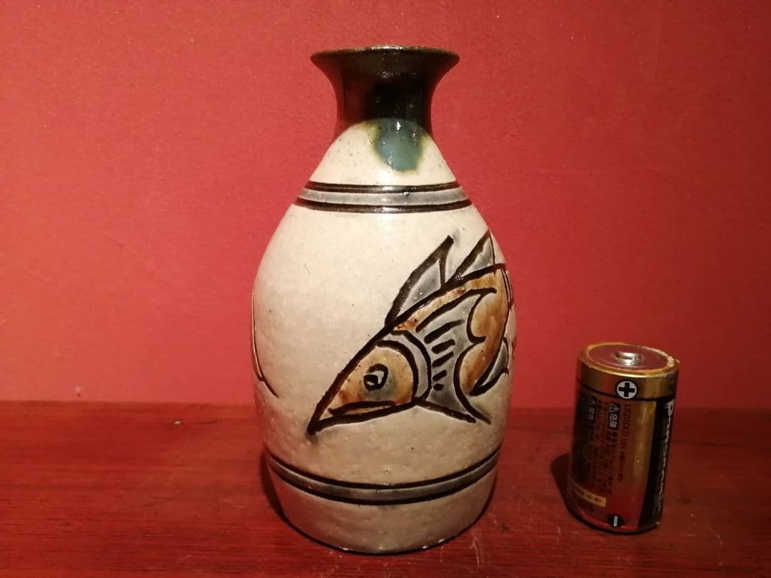 金城次郎・作　魚文徳利