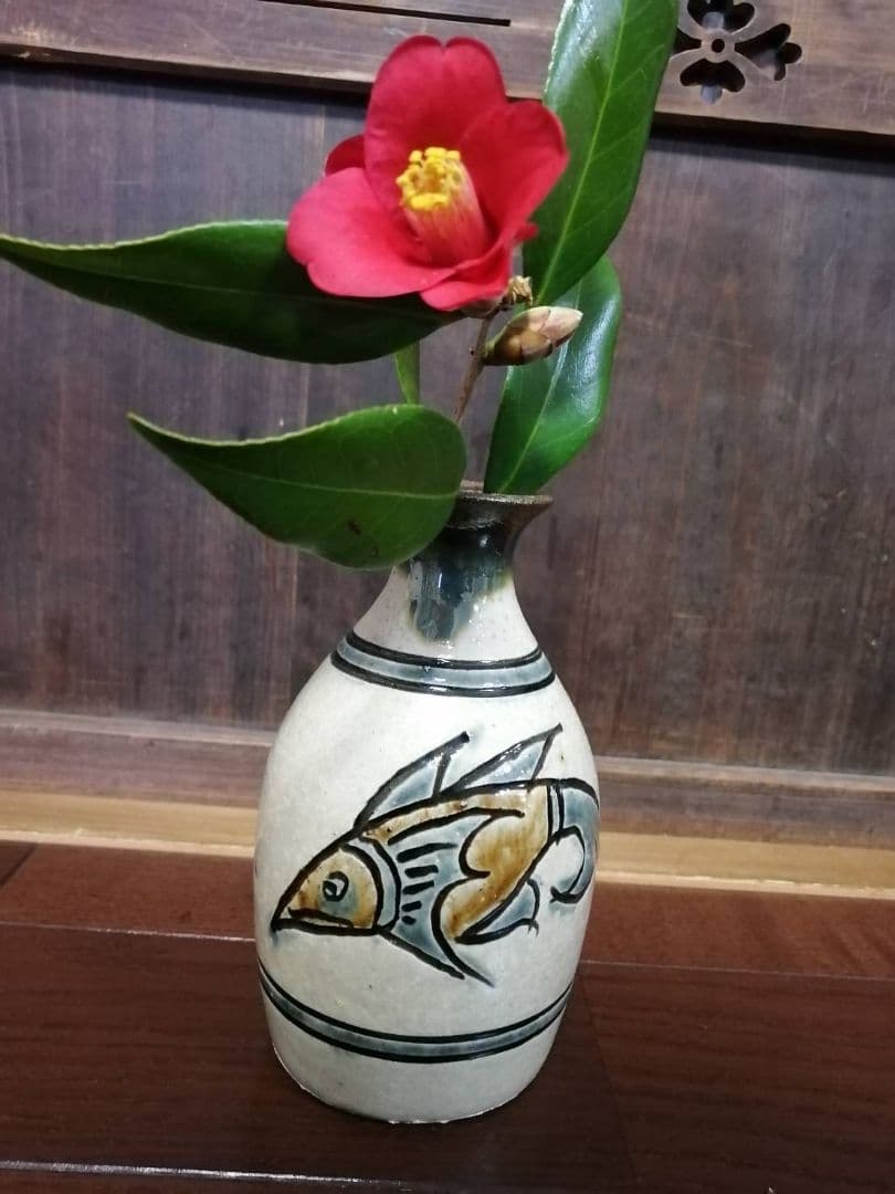 金城次郎・作　魚文徳利