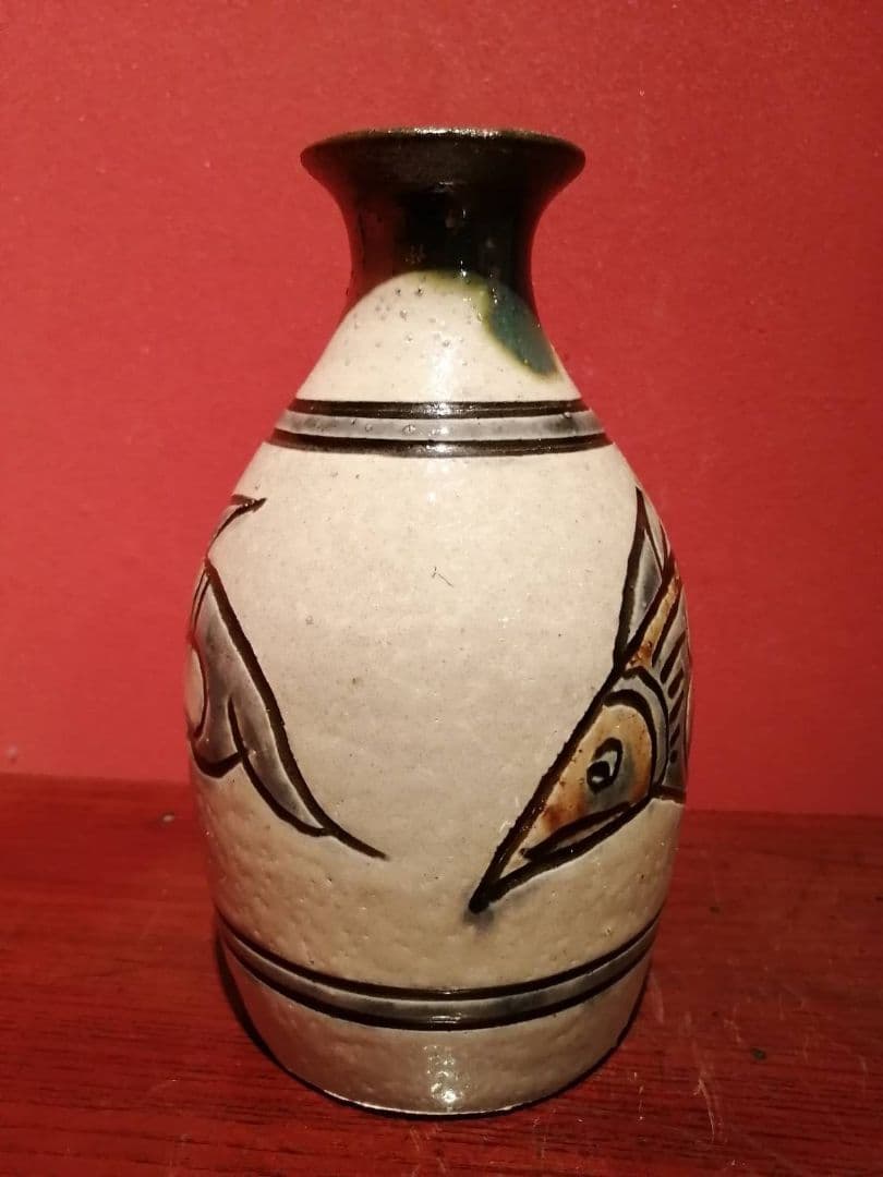 金城次郎・作　魚文徳利