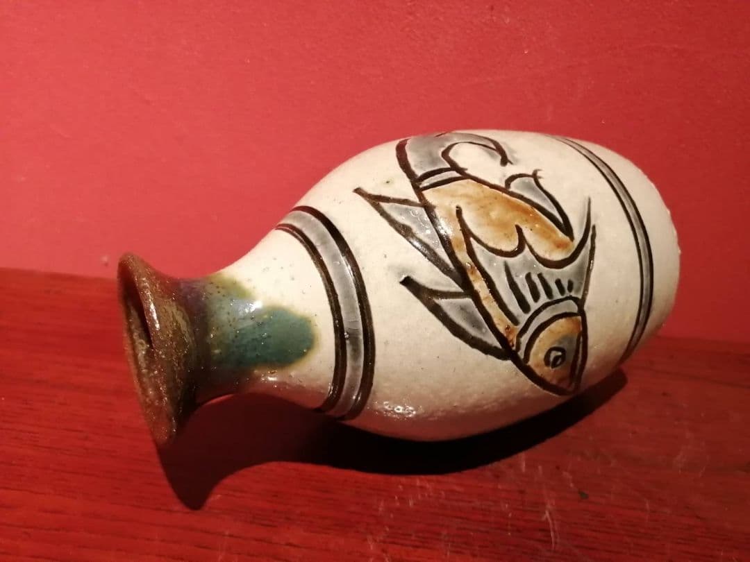 金城次郎・作　魚文徳利