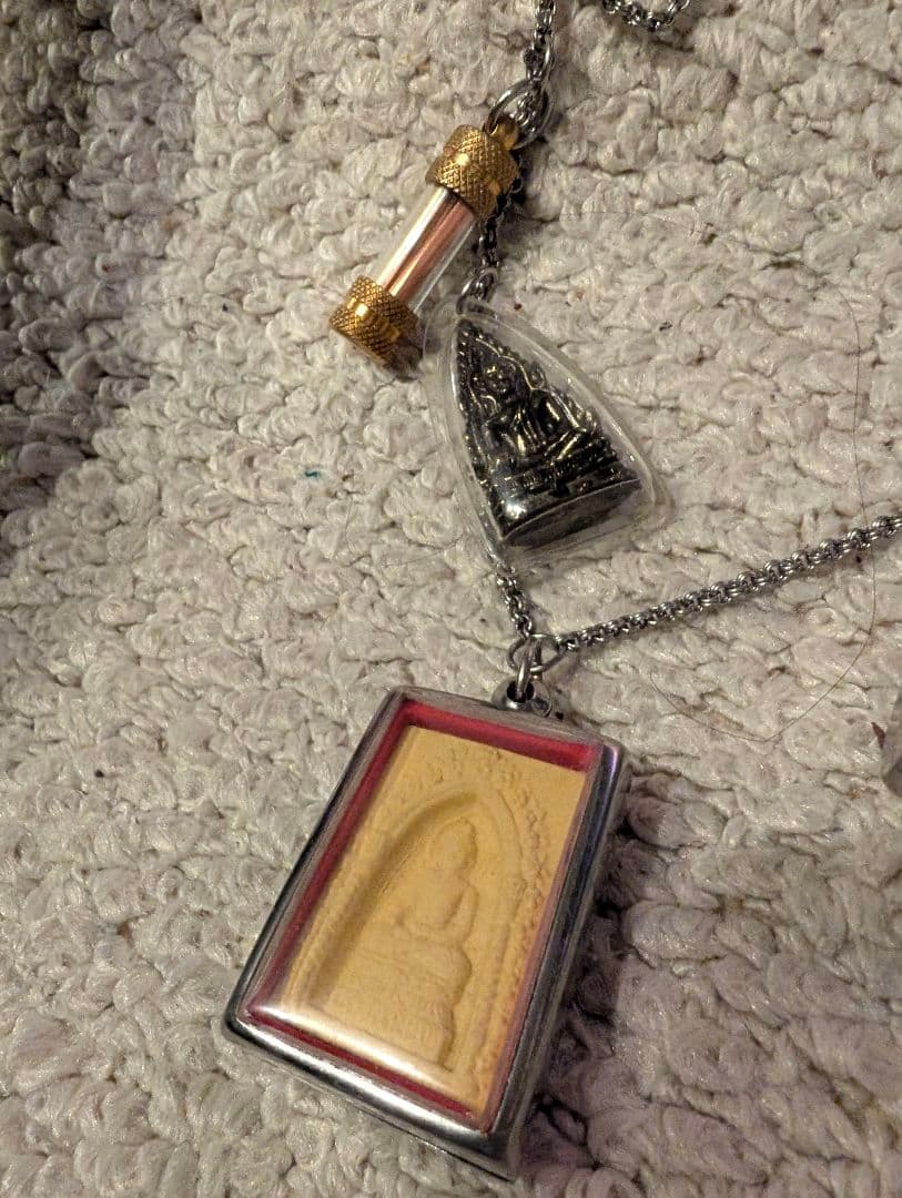 タイで購入　プラクルアンネックレス